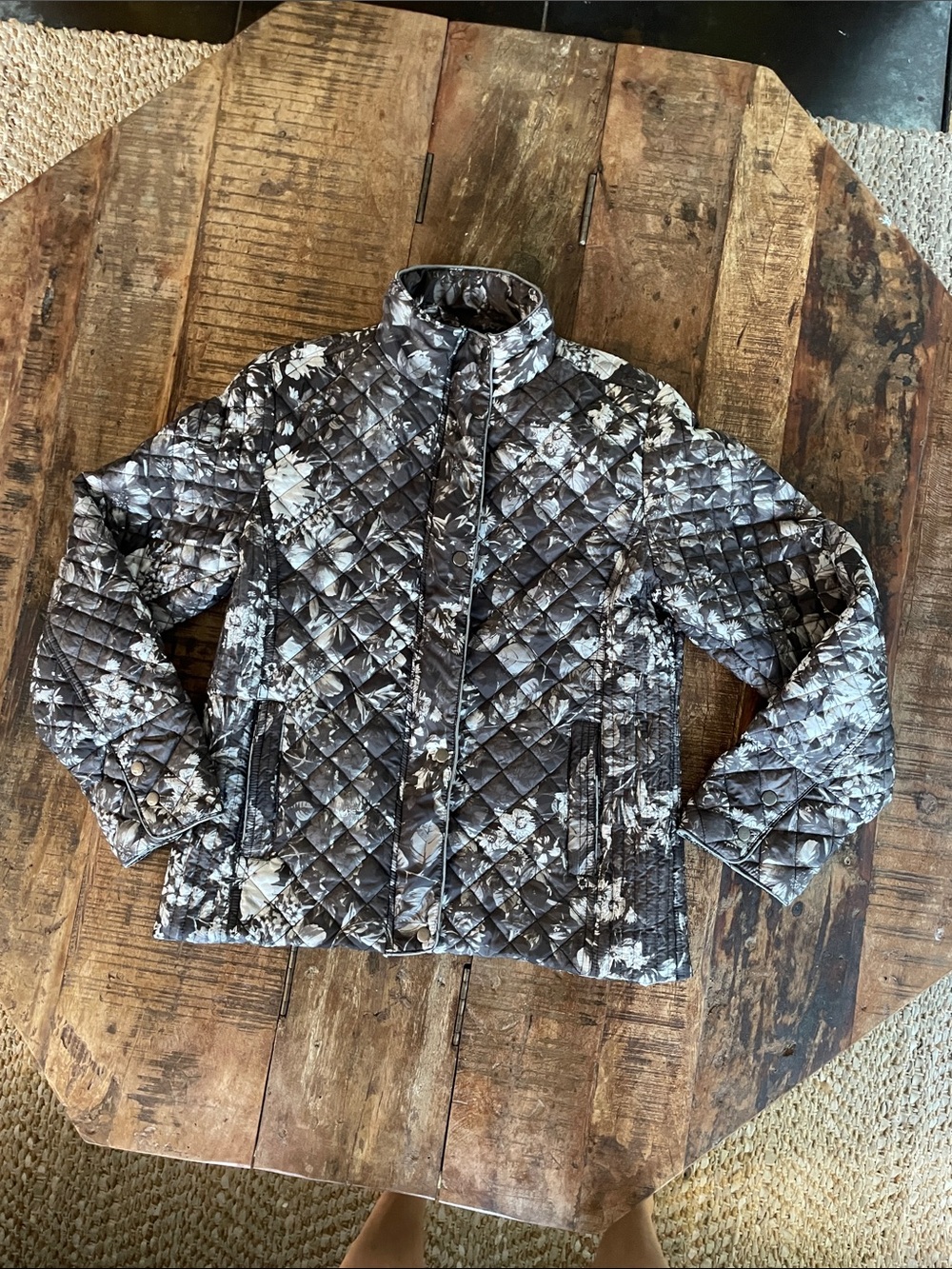 Quilted Floral Puffer Jacket - Gray & White